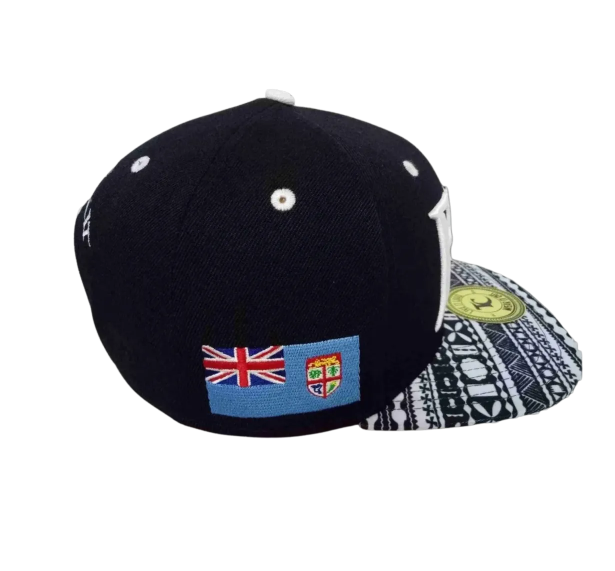Fiji Snapback Black & White